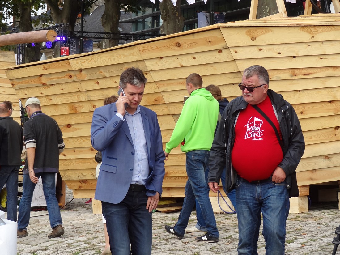 Marszałek Województwa Świętokrzyskiego Adam Jarubas na Polskim stoisku w trakcie festiwalu Loary w Orleanie